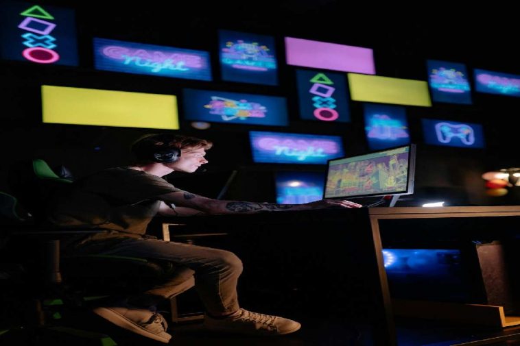 4 Tech Innovations Shaping the Future of Online Gaming